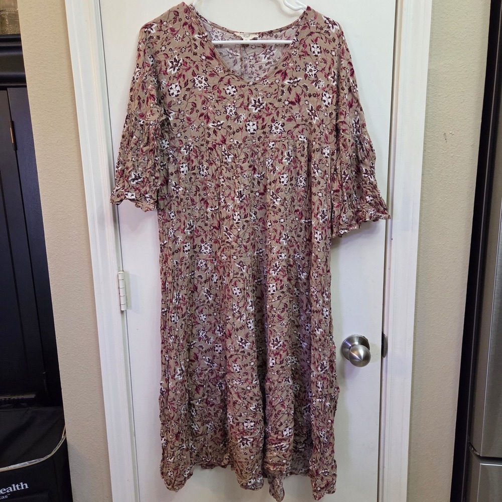 Easel Los Angeles Floral Tiered Babydoll Midi Dress Taupe Mauve V-Neck Size M